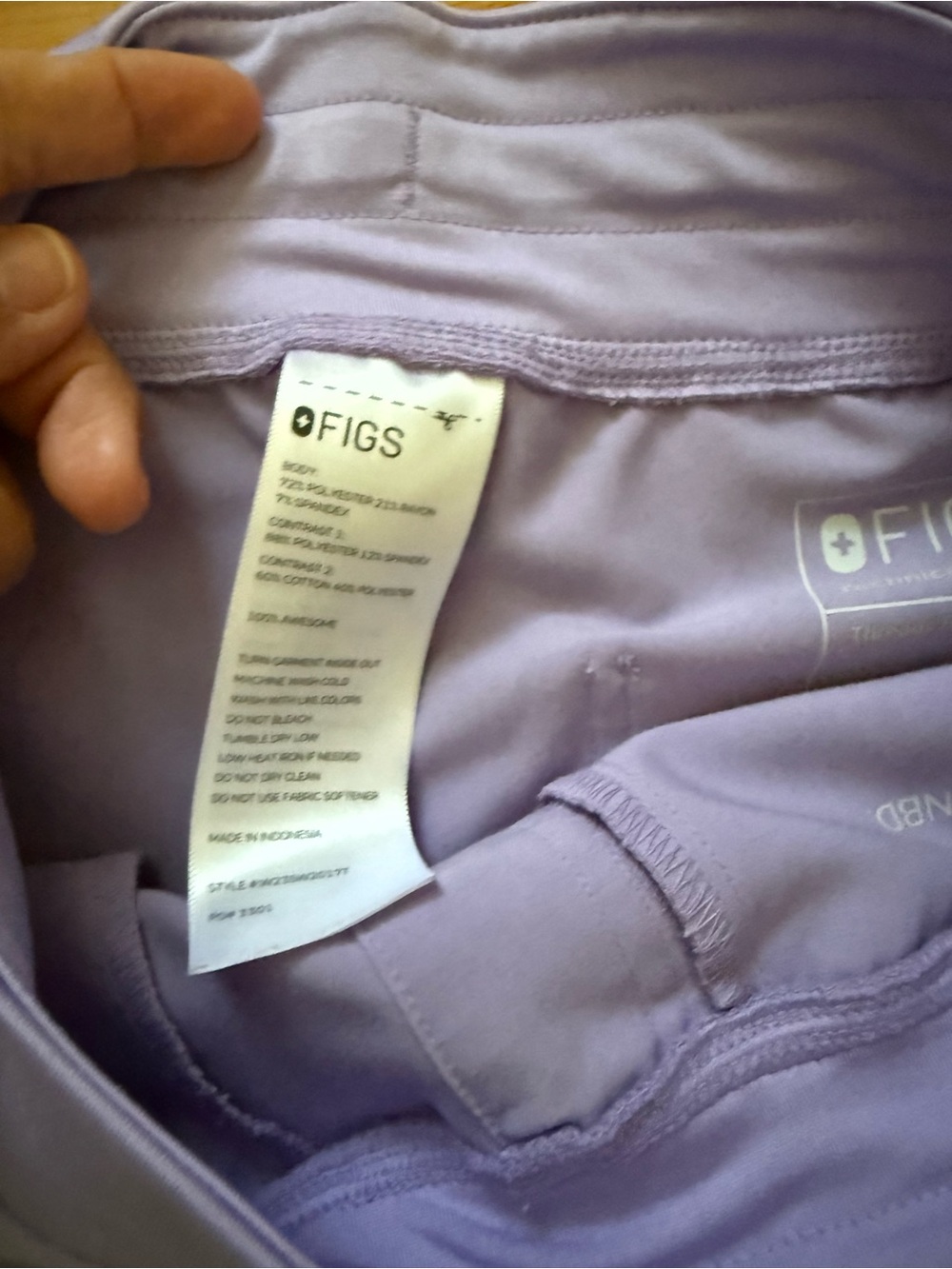 FIGS SCRUB SET Lavender Haze Rafaela top/Zamora Joggers Set - Picture 9 of 9
